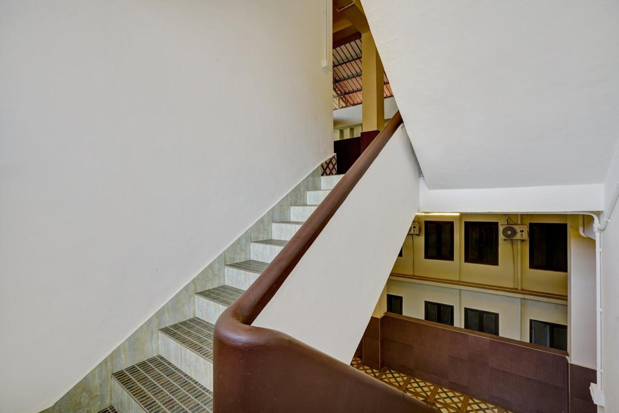 Super Hotel O Ceasar Palace Annex Thodupuzha エクステリア 写真